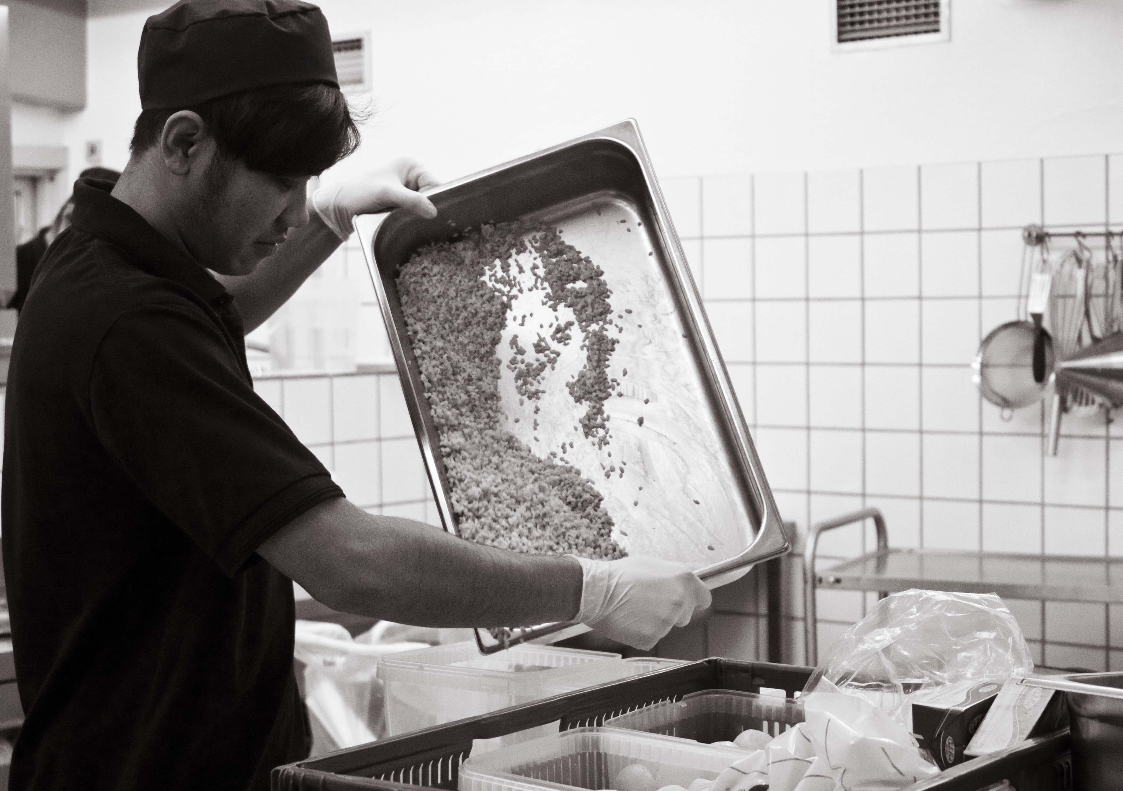 Elev i k&oslash;kken