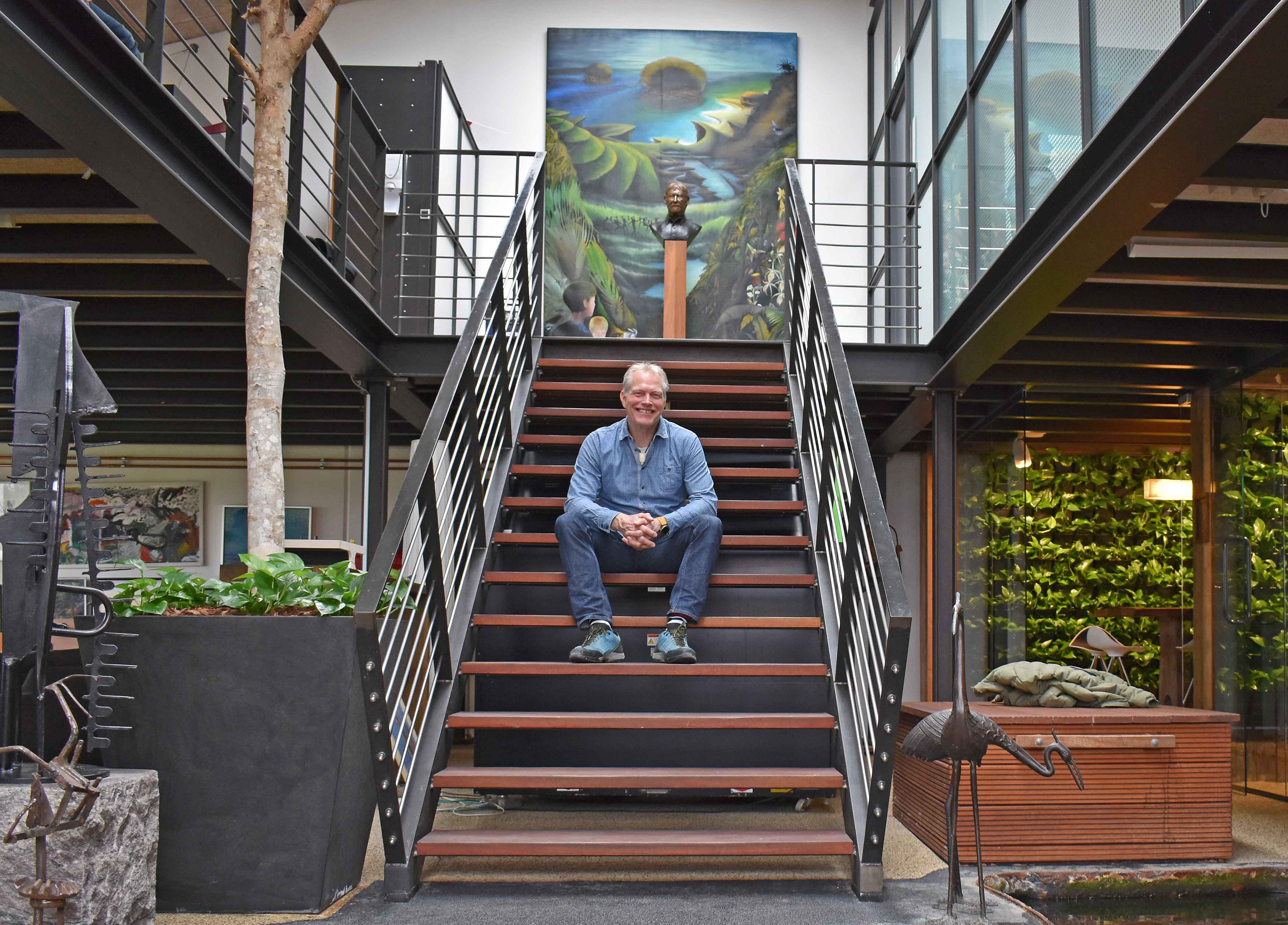 S&oslash;ren p&aring; trappen